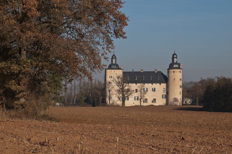 Burg Veynau: A Medieval Moated Castle in Germany
