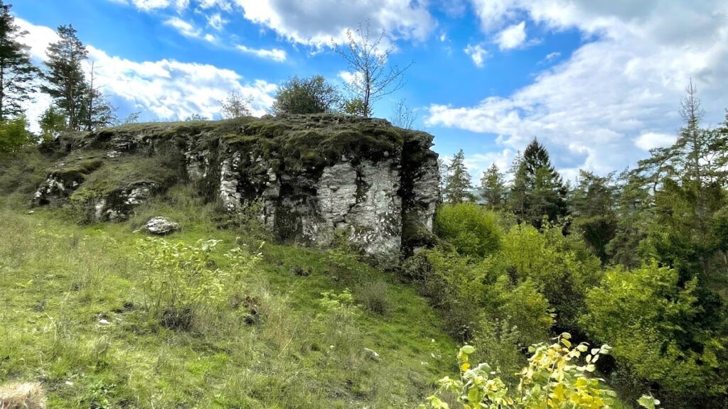 Burgstall Heroldstein: A Medieval Hilltop Castle Site in Germany 2 Burgstall Heroldstein