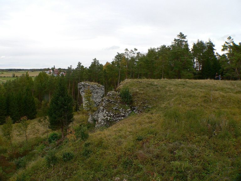 Burgstall Heroldstein: A Medieval Hilltop Castle Site in Germany