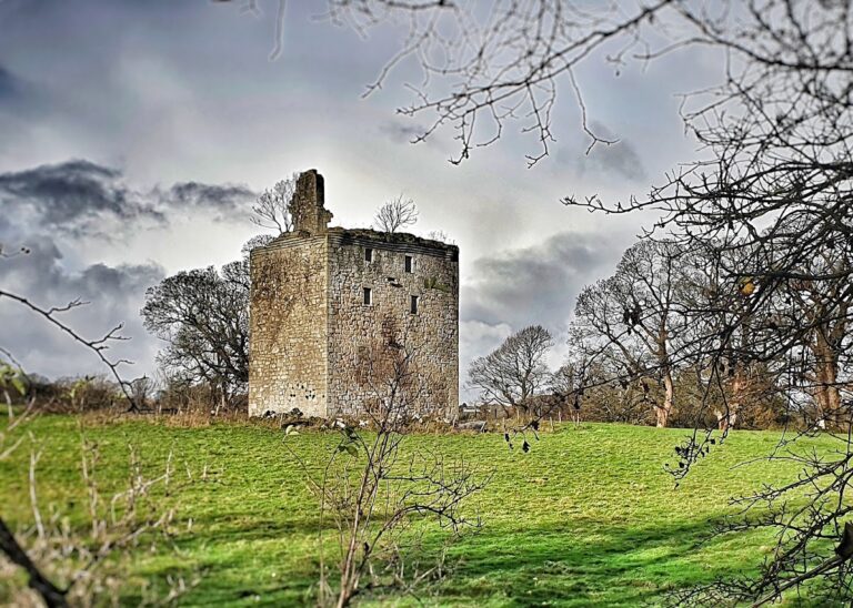 Barr Castle, Lochwinnoch: A late-medieval Scottish tower house