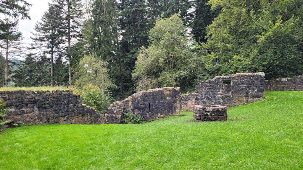 Ruine Mandelberg: A Medieval Spur Castle in Germany 2 Ruine Mandelberg