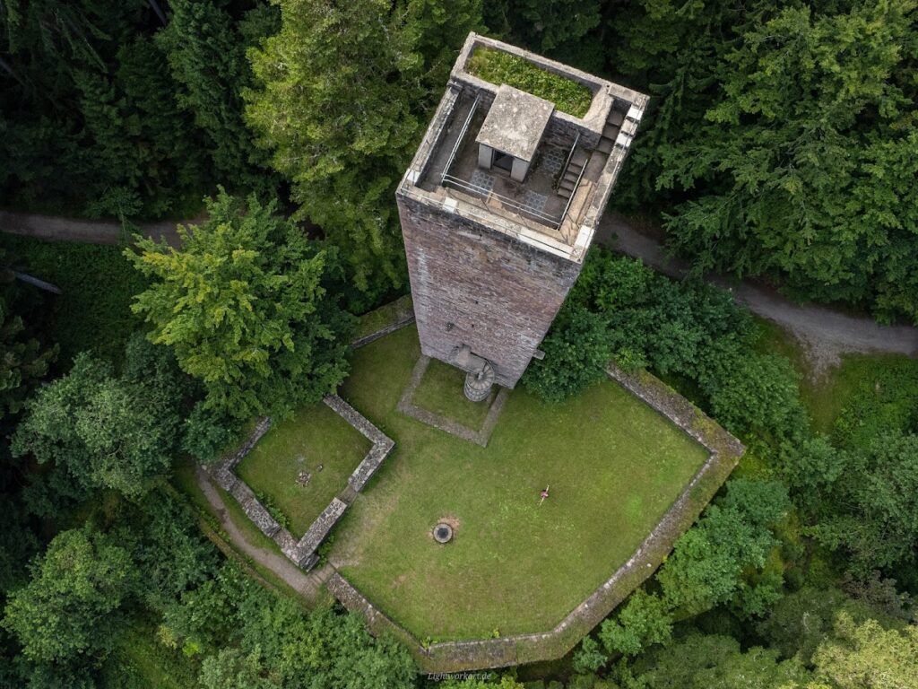 Ruine Mandelberg: A Medieval Spur Castle in Germany 5 Ruine Mandelberg