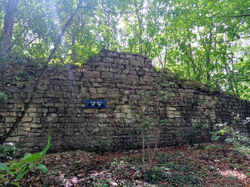 Ruine Sperberseck: A Staufer-Period Hilltop Castle in Germany 1 Ruine Sperberseck