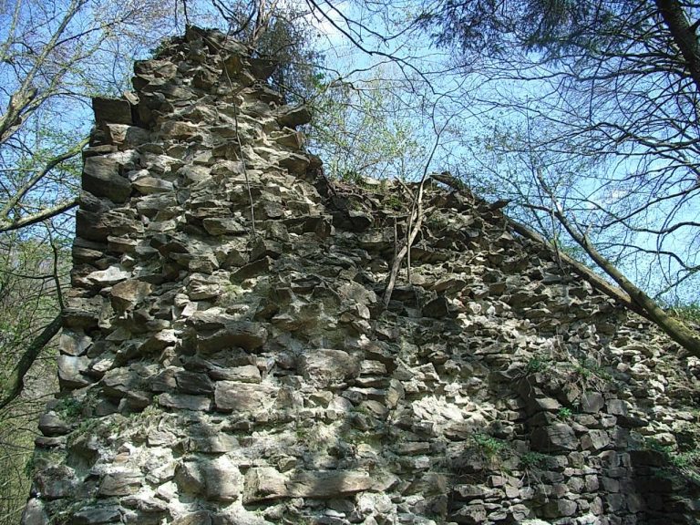 Burg Altjochenstein: A Medieval Spur Castle in Germany