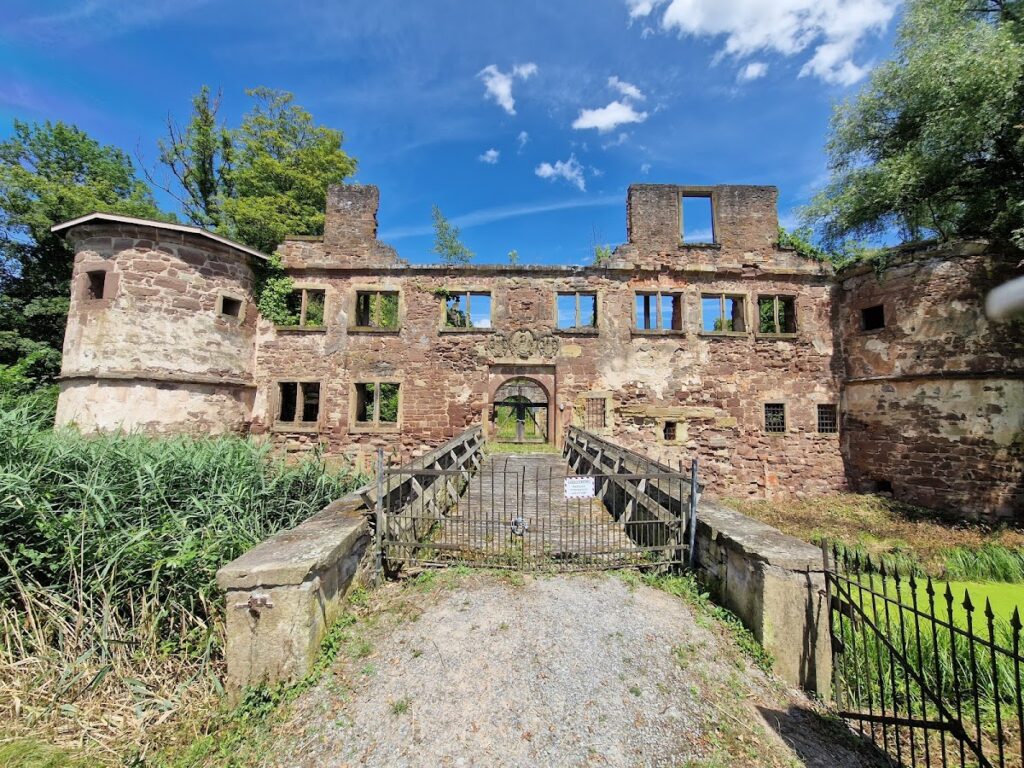 Wasserschloss Menzingen: A Renaissance Water Castle in Germany 1 Wasserschloss Menzingen