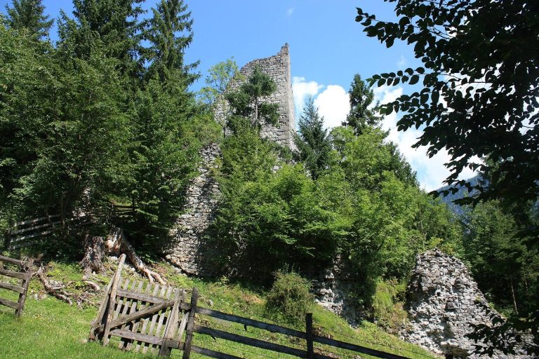 Burgruine Flaschberg: Ruins of a Medieval Hilltop Castle in Austria