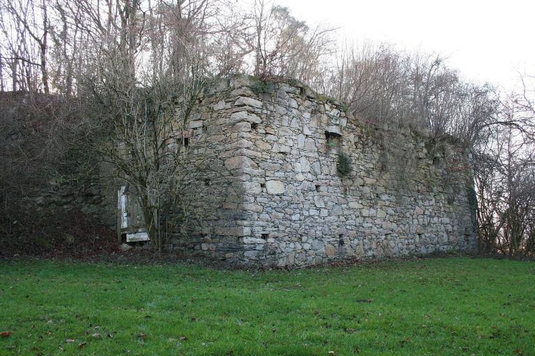 Burgruine Luftenberg: A Medieval Hilltop Castle in Austria