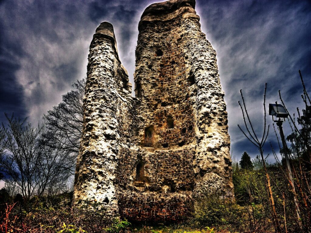 Alte Burg: A Medieval Hilltop Castle in Germany 2 Alte Burg