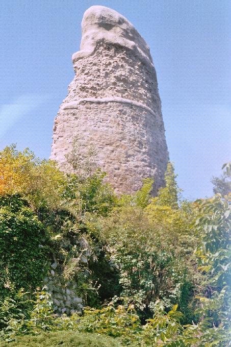 Alte Burg: A Medieval Hilltop Castle in Germany