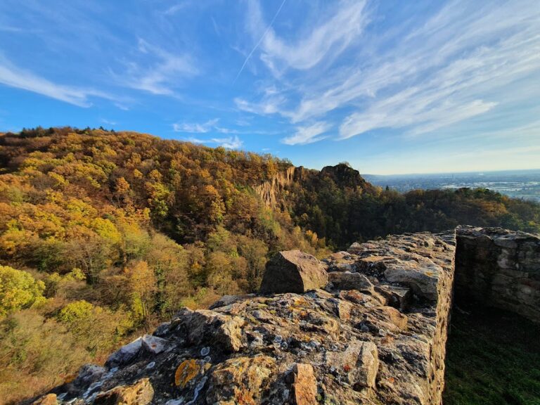 Burg Schauenburg: A Ruined Hilltop Castle in Germany