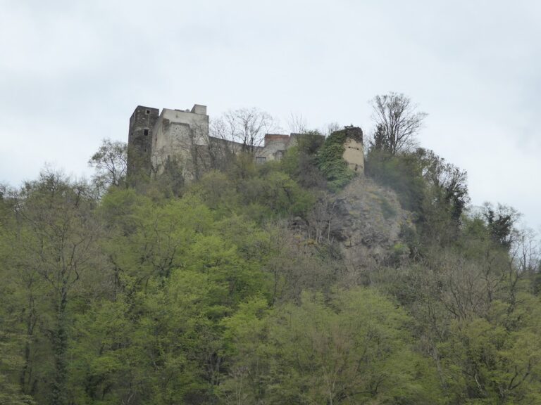 Osterburg: A Medieval Hilltop Castle Ruin in Austria