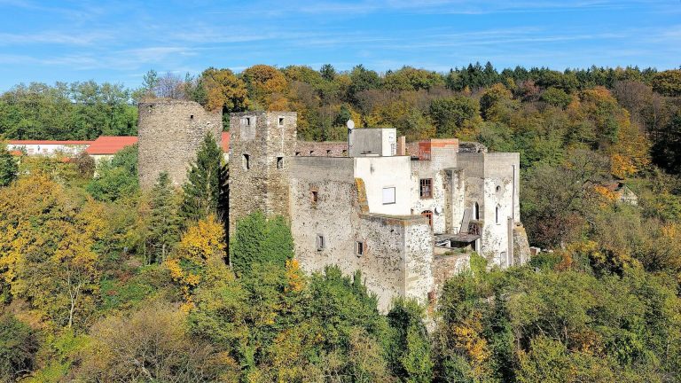 Osterburg: A Medieval Hilltop Castle Ruin in Austria