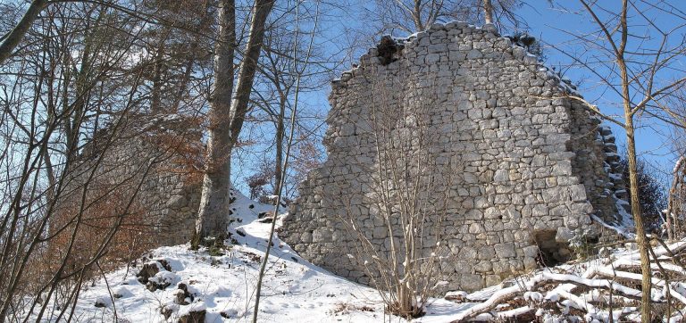 Pfannenstiel Castle Ruins: A Medieval Spur Castle in Germany