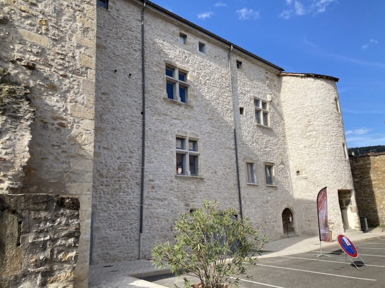 Château de Montferrand (Lagnieu): A Fortified Manor House in France