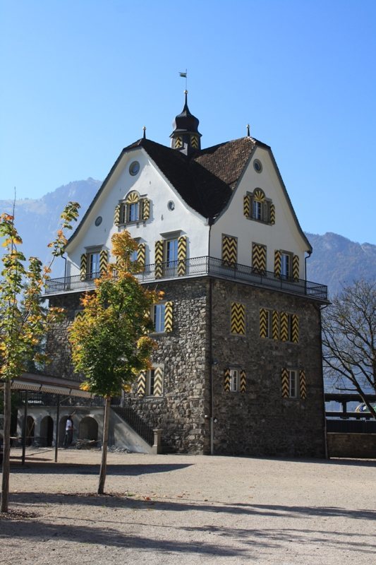 Rudenz Castle: A Medieval Fortified Tower and Customs Post in Switzerland