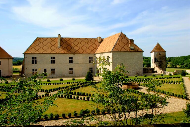 Château de la Roche, Doubs: A Historic Castle and Agricultural Estate