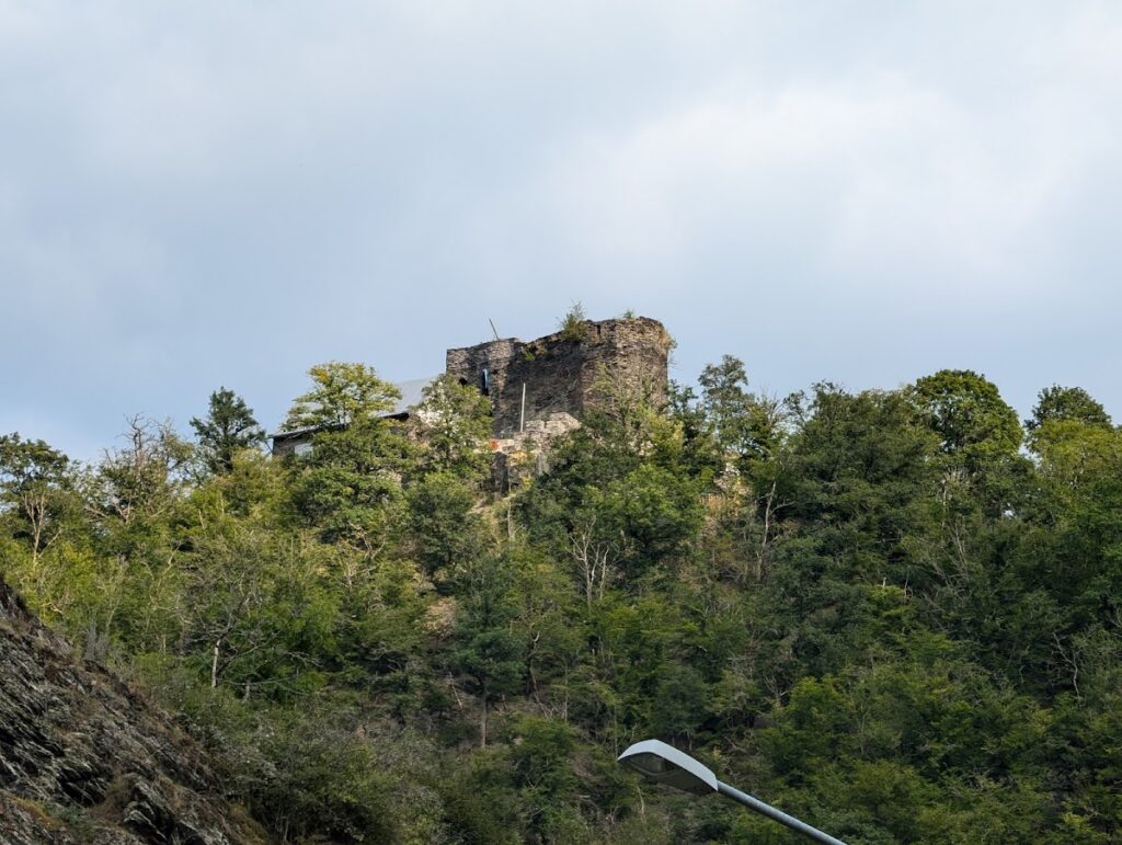 Geroldstein Castle (Burg Geroldstein): A Medieval Ruin in Germany 2 Burg Geroldstein