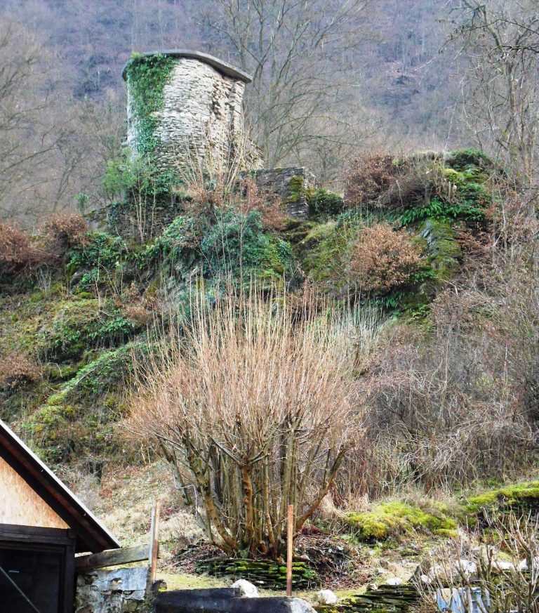 Geroldstein Castle (Burg Geroldstein): A Medieval Ruin in Germany