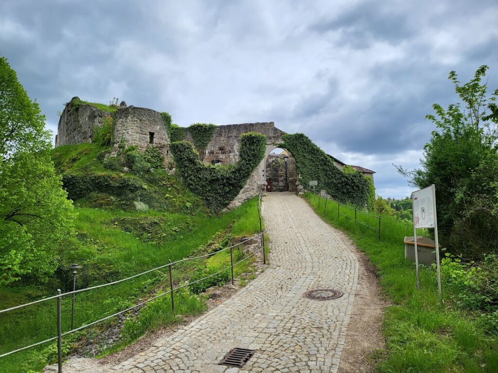 Burg Laaber: A Medieval Hill Castle in Germany 1 Burg Laaber