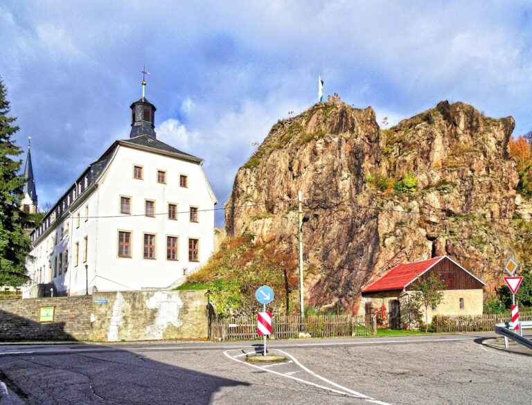 Burgruine Rechenberg: A Medieval Hilltop Castle Ruin in Saxony
