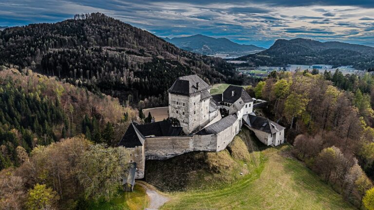 Schloss Mannsberg: A Medieval Hilltop Castle in Austria