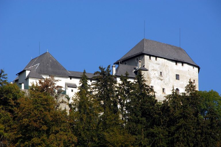Schloss Mannsberg: A Medieval Hilltop Castle in Austria