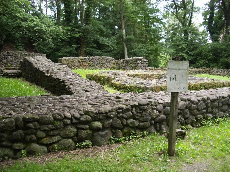 Schönenwerd Castle Ruins: A Medieval Moated Castle in Switzerland