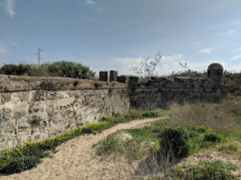 Fuerte de San Salvador: A Seventeenth-Century Coastal Fort in Spain