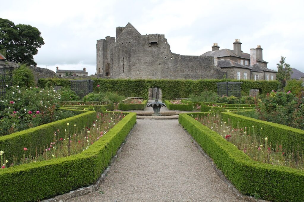 Roscrea Castle: A Medieval Fortress in County Tipperary 2 Roscrea Castle
