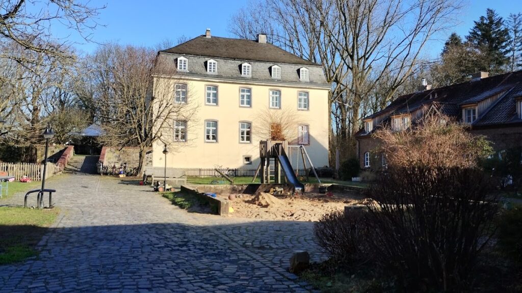 Haus Haan: A Water Castle and Former Knightly Estate in Cologne 1 Haus Haan