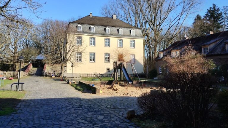 Haus Haan: A Water Castle and Former Knightly Estate in Cologne