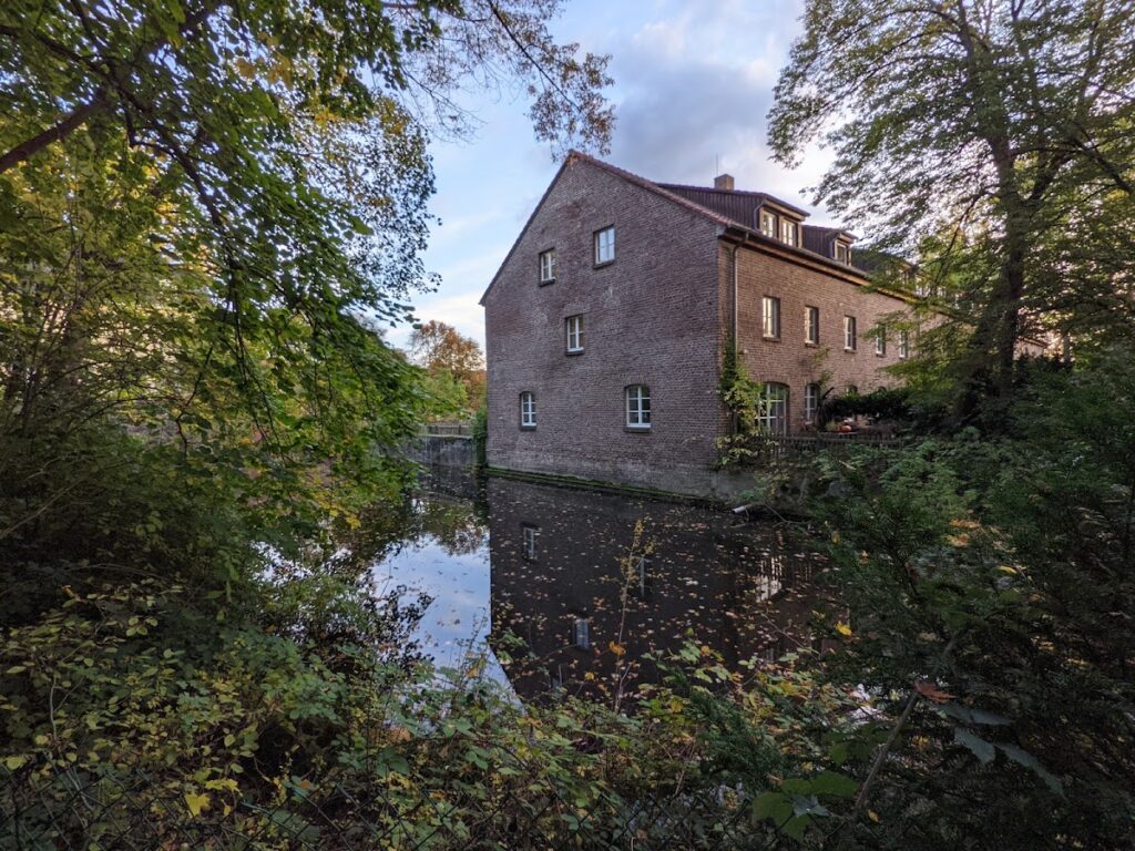 Haus Haan: A Water Castle and Former Knightly Estate in Cologne 2 Haus Haan
