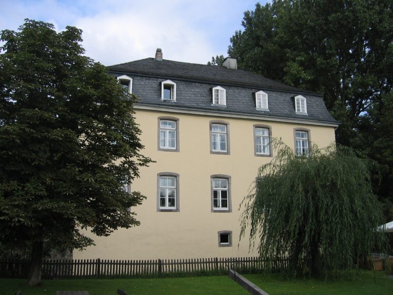Haus Haan: A Water Castle and Former Knightly Estate in Cologne