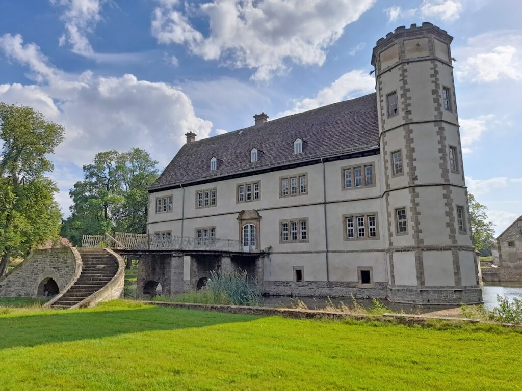 Castle Schweckhausen: A Moated Castle in Germany 2 Castle Schweckhausen