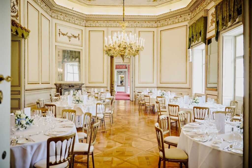 Palais Schönburg