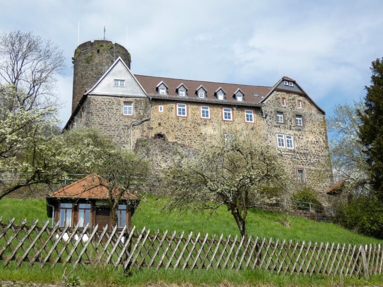Nordeck Castle: A Hill Fortress and Dynastic Seat in Germany