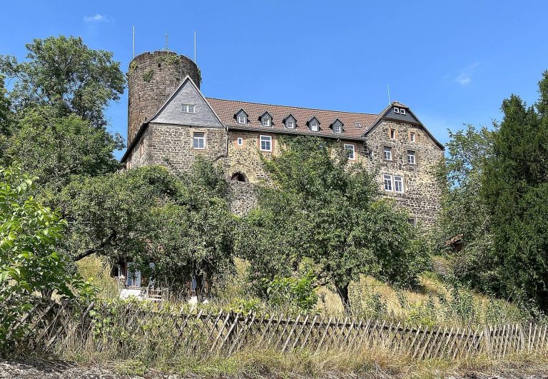 Nordeck Castle: A Hill Fortress and Dynastic Seat in Germany