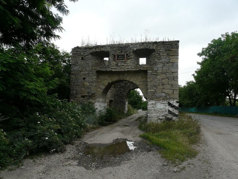 Okopy Castle: A Baroque Frontier Fortress in Ukraine