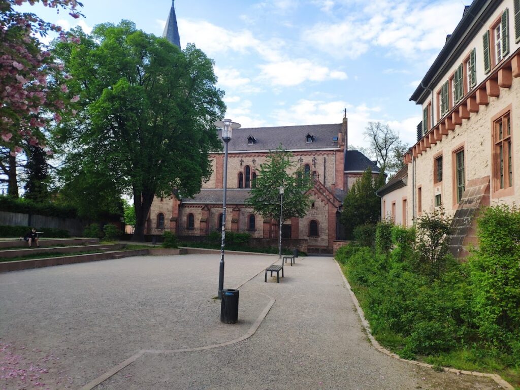 Heddersdorf’scher Adelshof: A Former Noble Residence in Groß-Umstadt 2 Heddersdorf’scher Adelshof