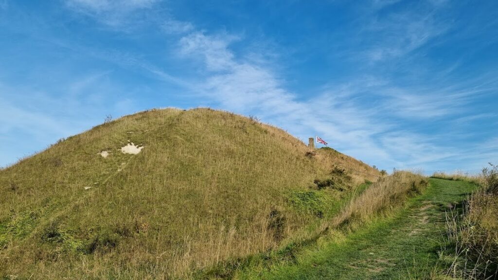 Castle Hill: Medieval Fortification at Mere 1 Castle Hill