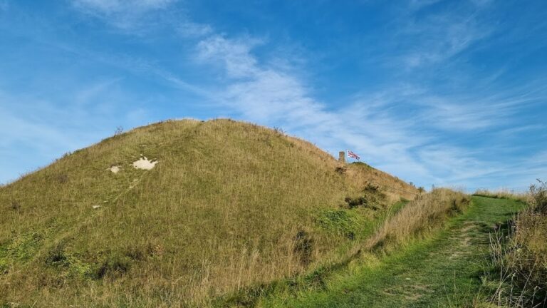 Castle Hill: Medieval Fortification at Mere