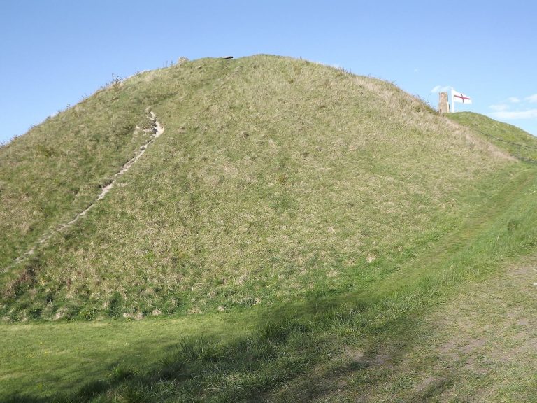 Castle Hill: Medieval Fortification at Mere
