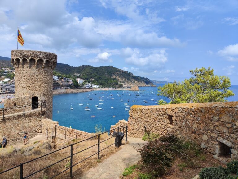 Vila Vella (Tossa de Mar): A Medieval Fortified Settlement on the Catalan Coast