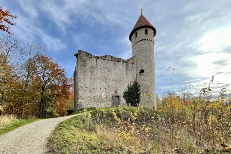 Burg Haineck: A Medieval Border Castle in Germany