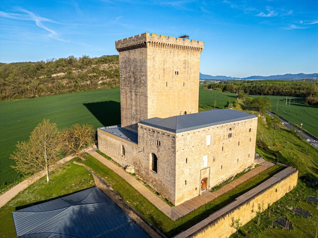 Torre-Palacio del Conde de Orgaz, Fontecha: A Fortified Tower and Palace Complex 1 Torre-Palacio del Conde de Orgaz, Fontecha