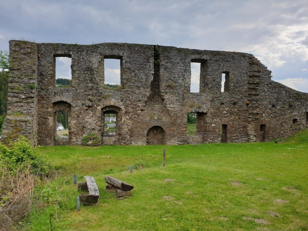 Virneburg Castle: A Ruined Hill Castle in Germany 2 Virneburg Castle