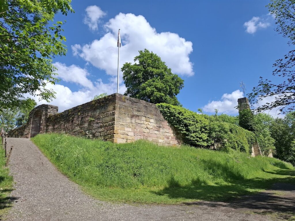 Burg Lauterburg: A Medieval Hill Castle and Palace Ruin in Germany 1 Burg Lauterburg