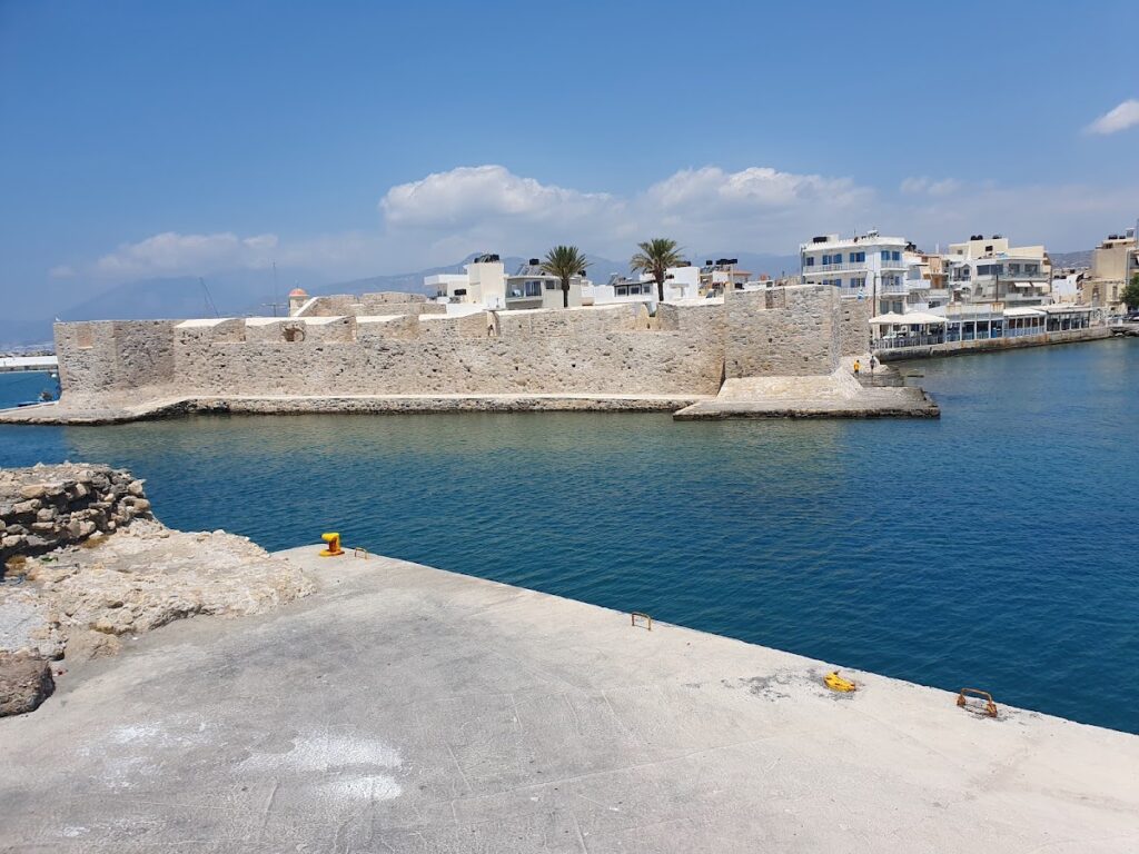 Kastro Kales: A Venetian-Period Harbor Fortress in Greece 1 Kastro Kales