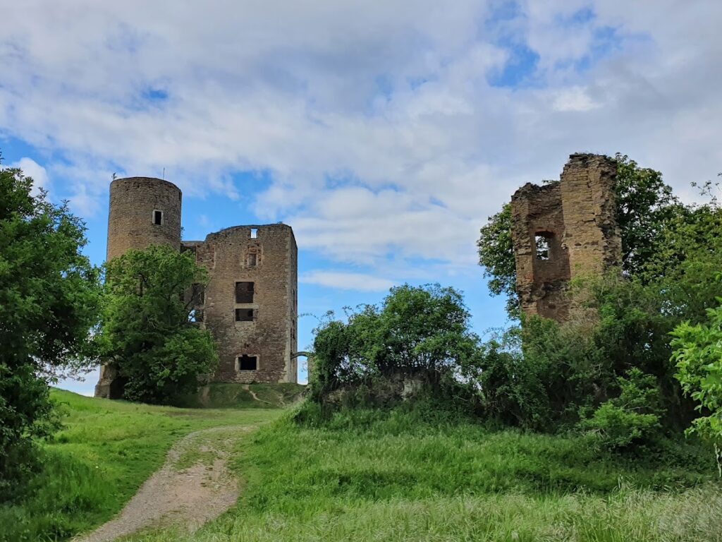 Arnstein Castle: An Ancestral Seat and Hilltop Residence in Germany 1 Burg Arnstein