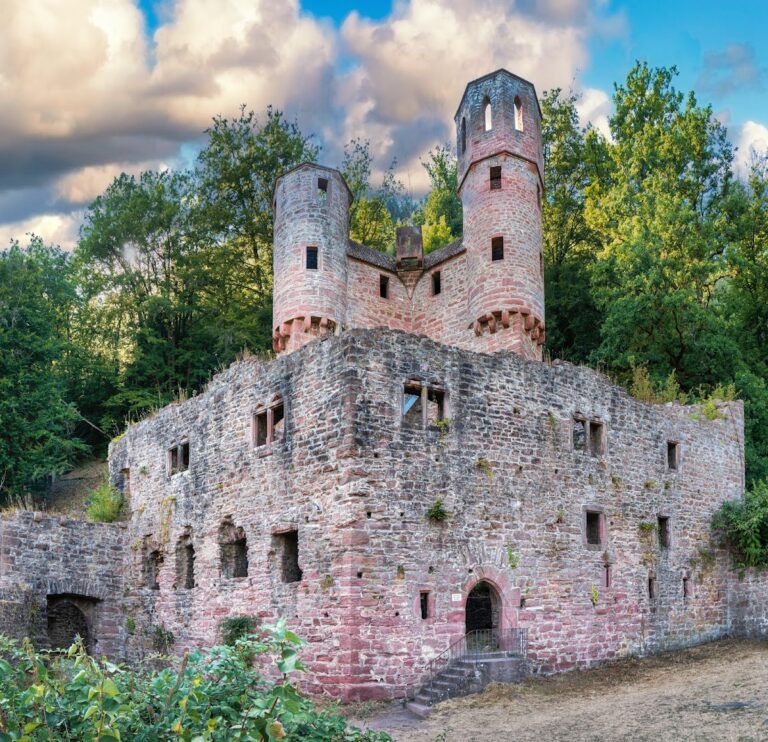 Burg Schadeck: A Medieval Hillside Castle in Germany
